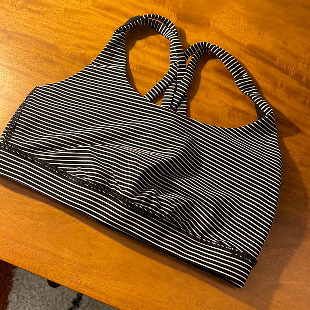 Lululemon Energy Bra Size 6!